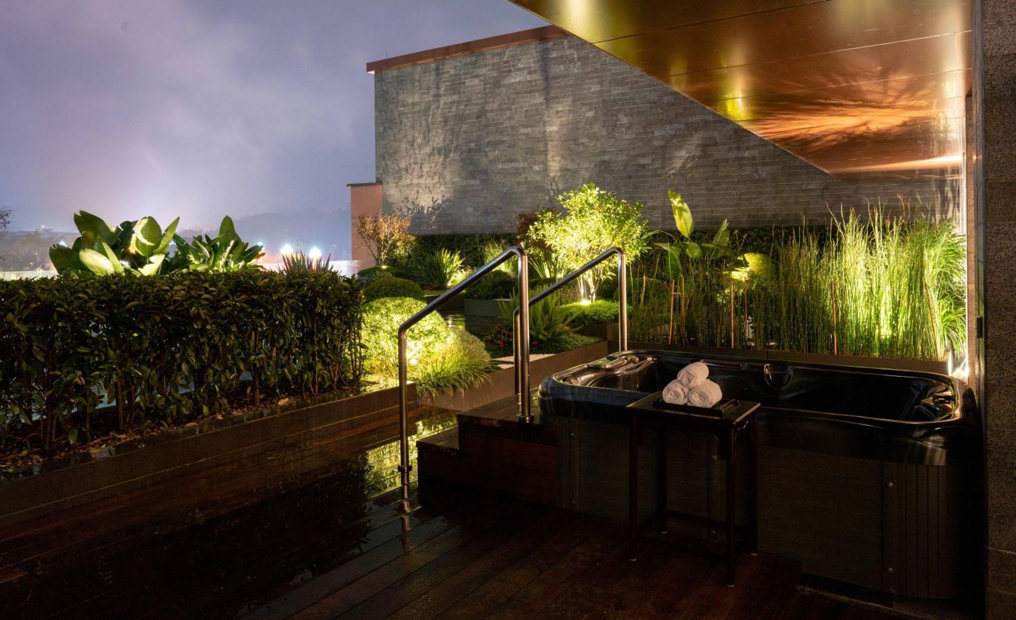 Le Meridien Emei Mountain Resort Эмэйшань Экстерьер фото