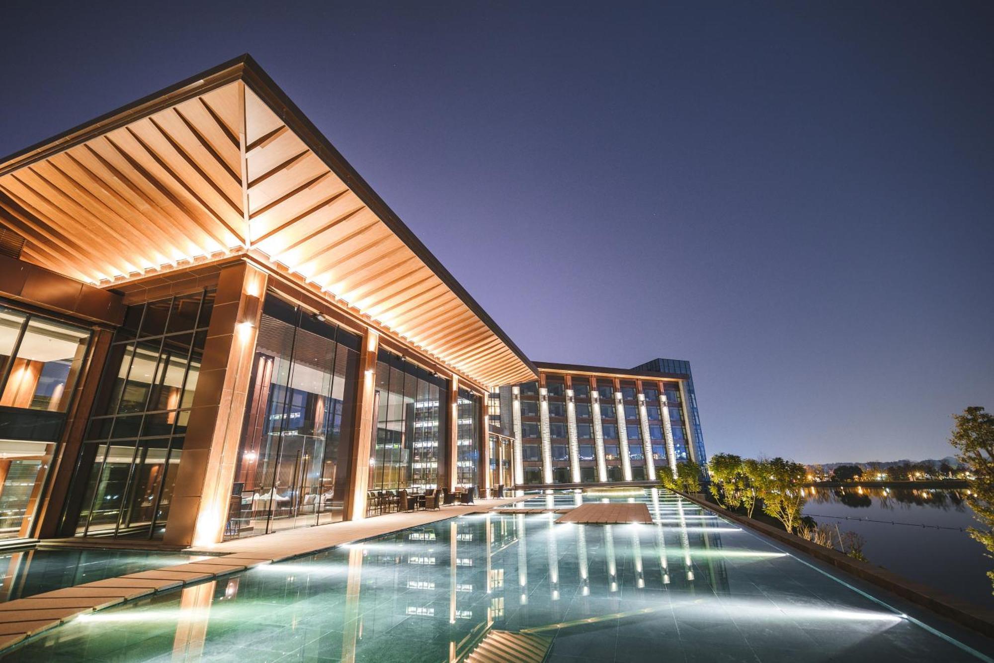 Le Meridien Emei Mountain Resort Эмэйшань Экстерьер фото
