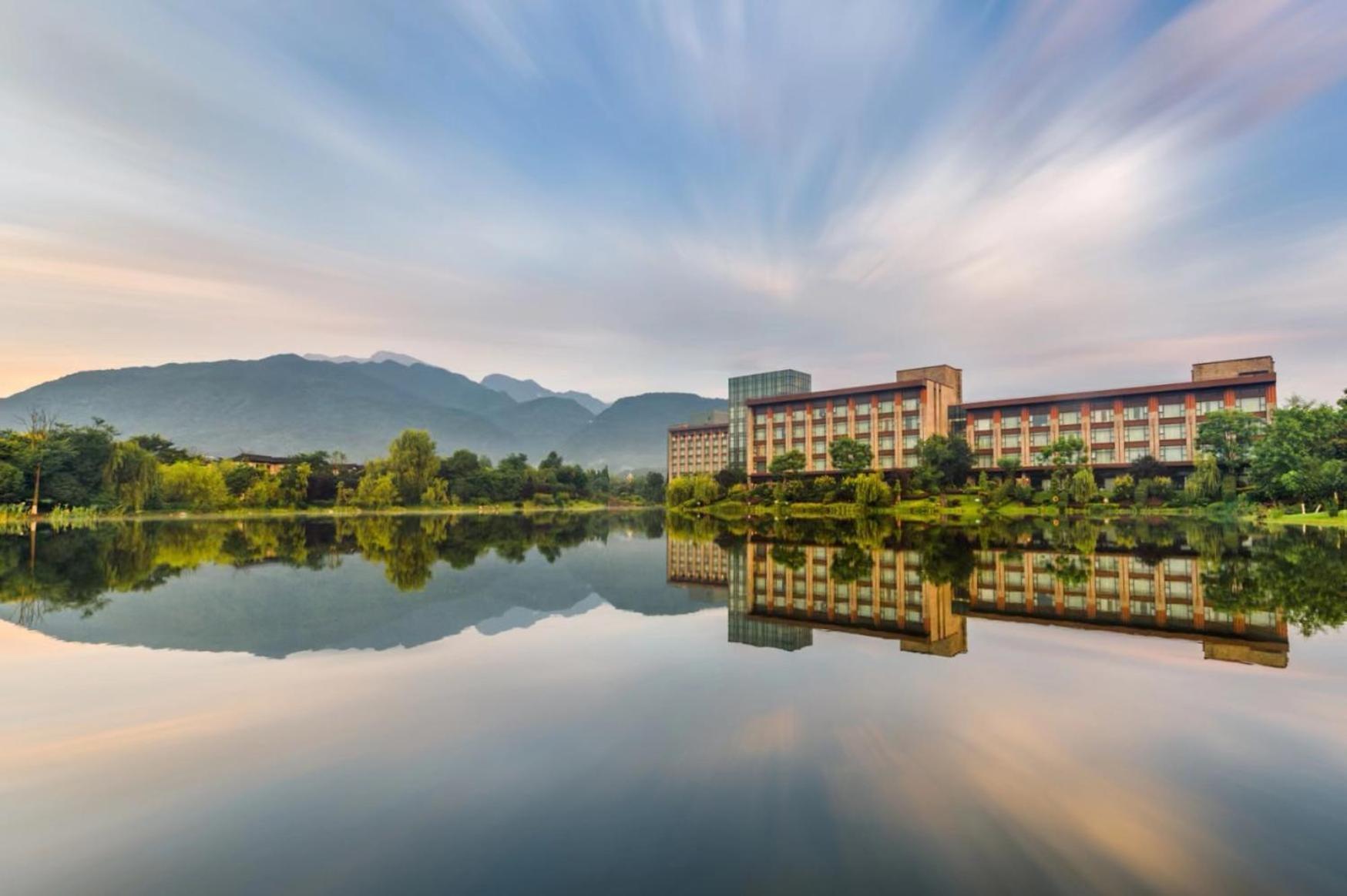 Le Meridien Emei Mountain Resort Эмэйшань Экстерьер фото
