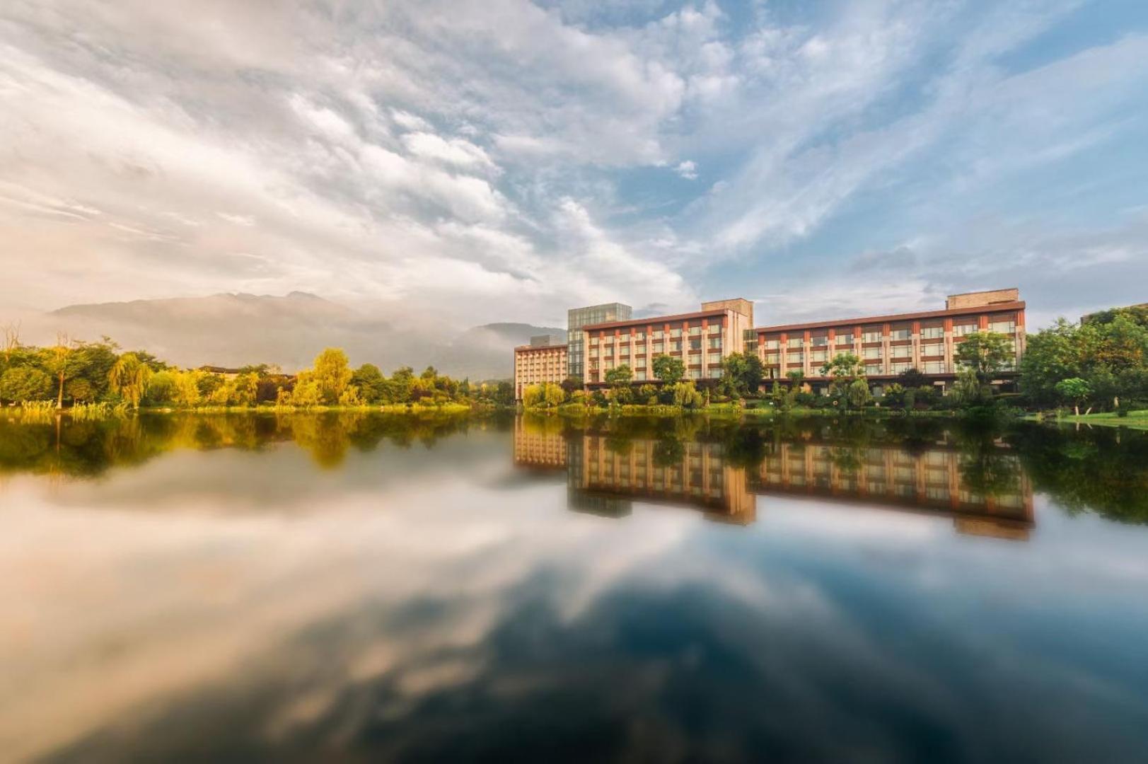Le Meridien Emei Mountain Resort Эмэйшань Экстерьер фото