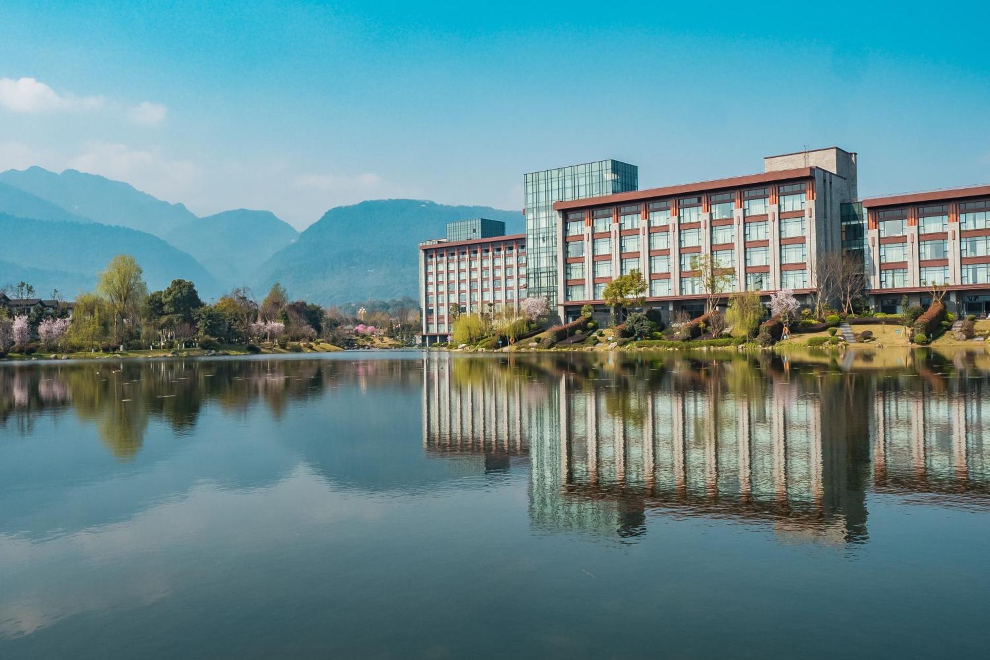 Le Meridien Emei Mountain Resort Эмэйшань Экстерьер фото