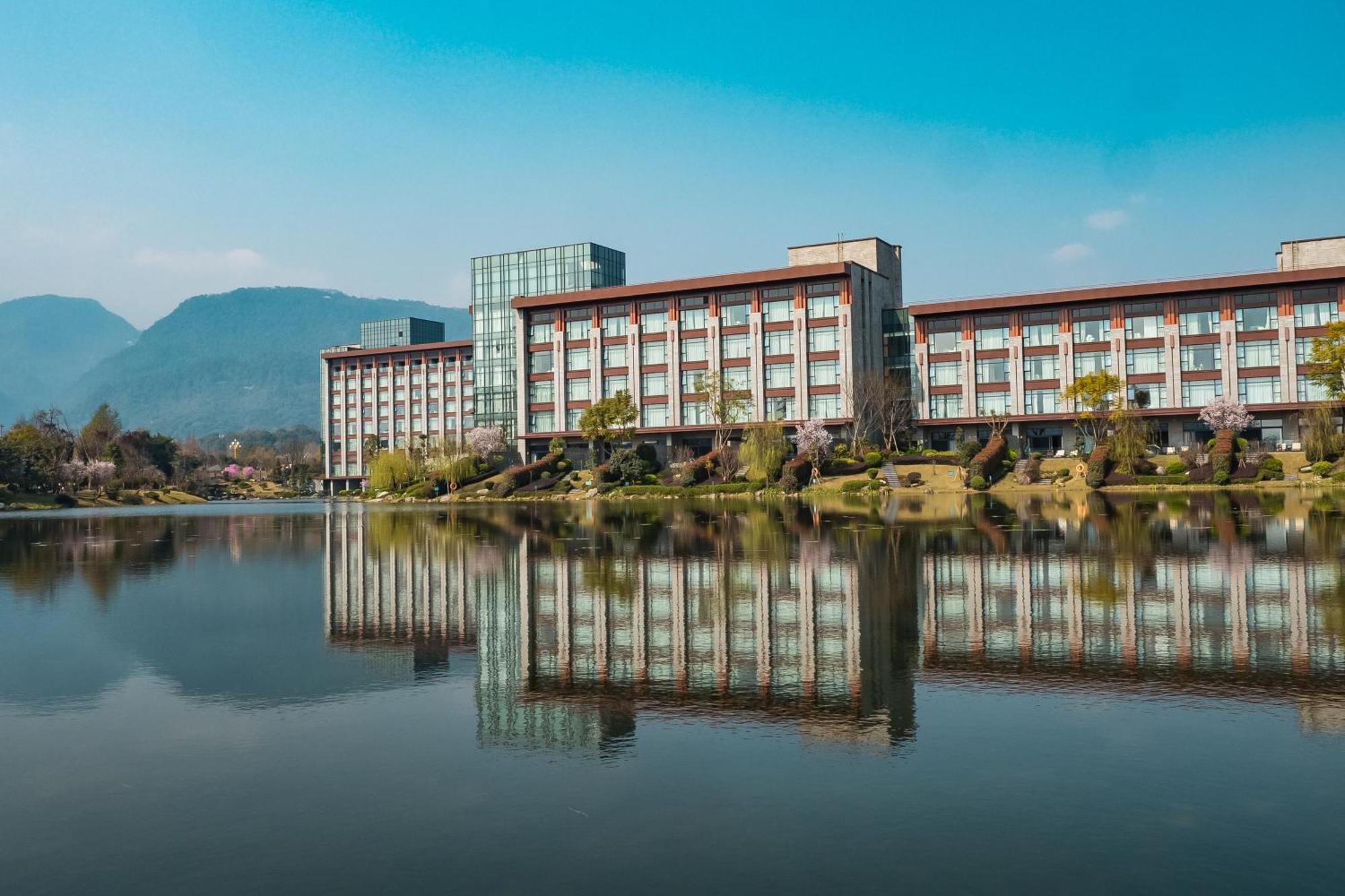 Le Meridien Emei Mountain Resort Эмэйшань Экстерьер фото